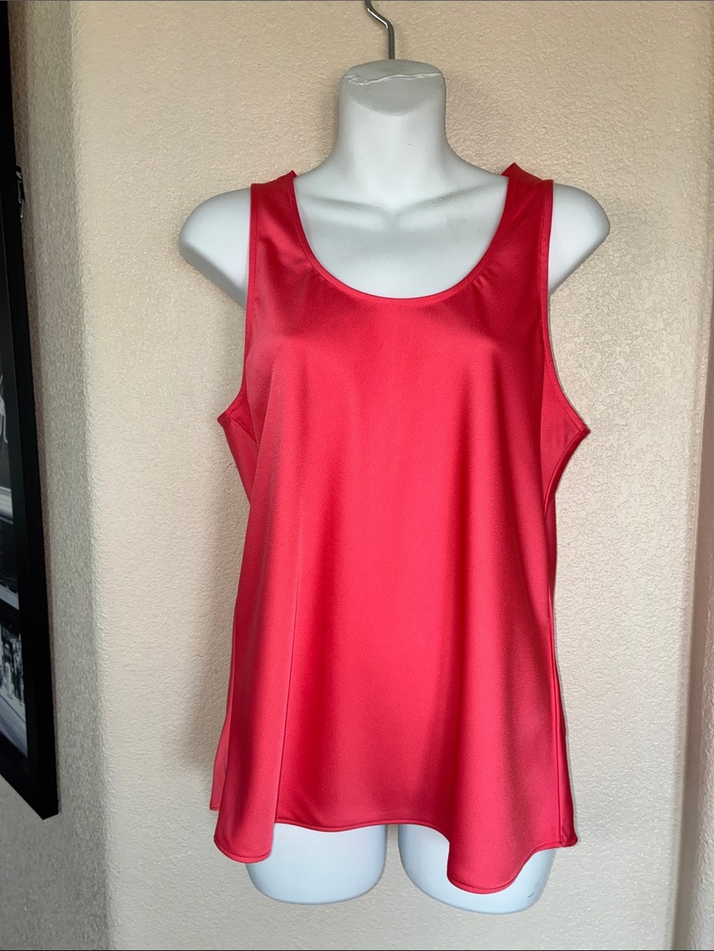 J. Crew Top Women's S, Bright Pink Scoop Neck Sleeveless. Gold back buttons. EUC - Picture 3 of 14